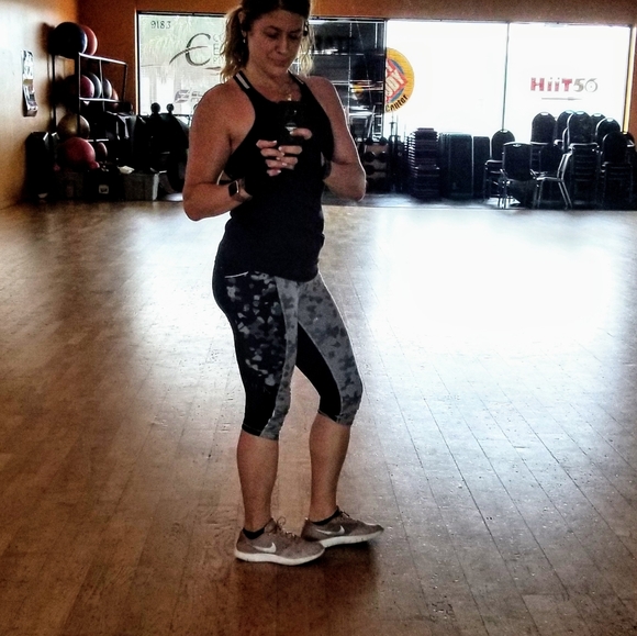 Athleta capris M - Picture 4 of 4